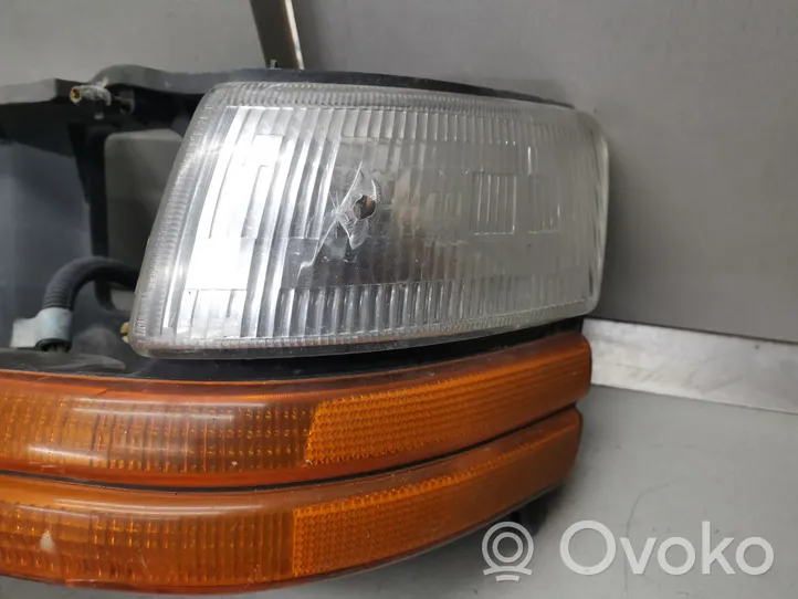 Chrysler Voyager Lot de 2 lampes frontales / phare 5263475