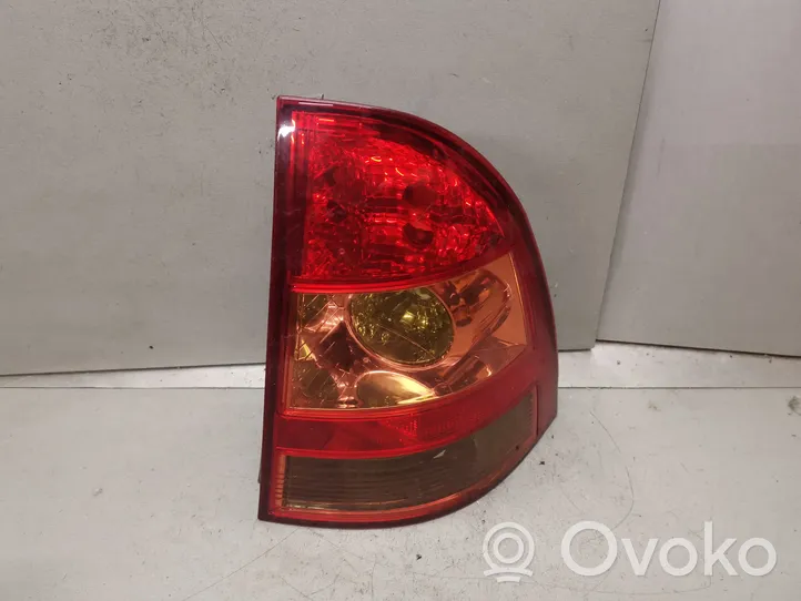 Toyota Corolla E120 E130 Lampa tylna 