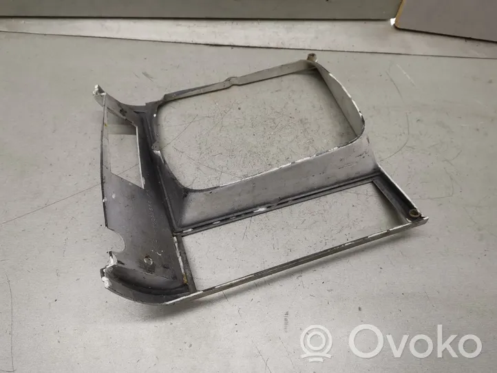 Jeep Cherokee XJ Listwa pod lampę przednią 8955000681