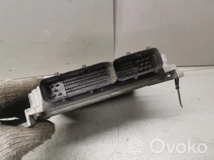 Opel Vectra C Sterownik / Moduł ECU 8973192746