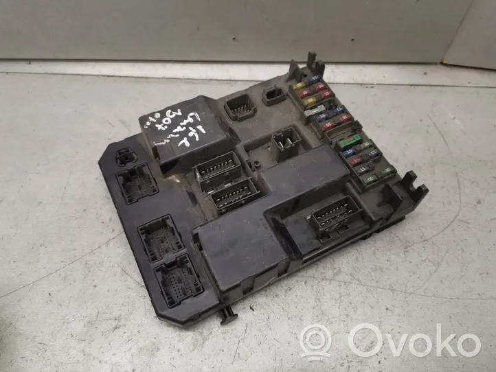 Peugeot 307 Module de fusibles 9651196780