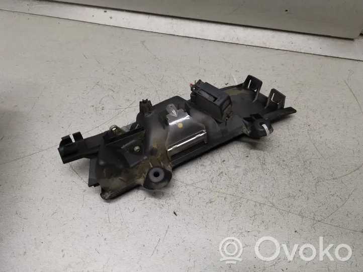 Audi A4 S4 B6 8E 8H Poignée inférieure de porte avant 8E1837019