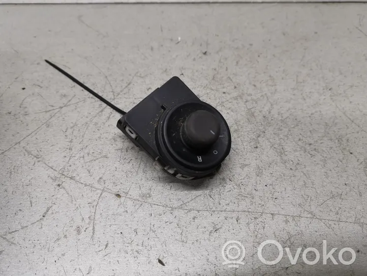 Opel Astra J Bouton de commutateur rétroviseur latéral 13271827