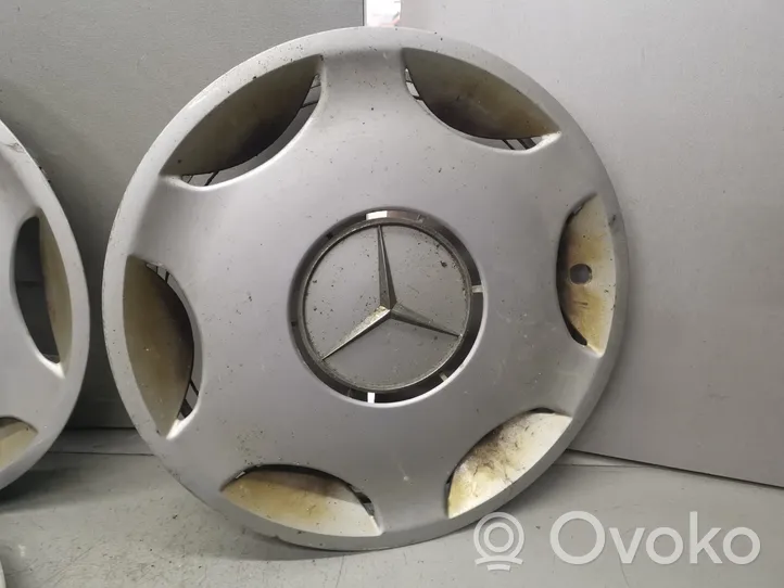 Mercedes-Benz C W202 Mozzo/copricerchi/borchia della ruota R15 2024010024