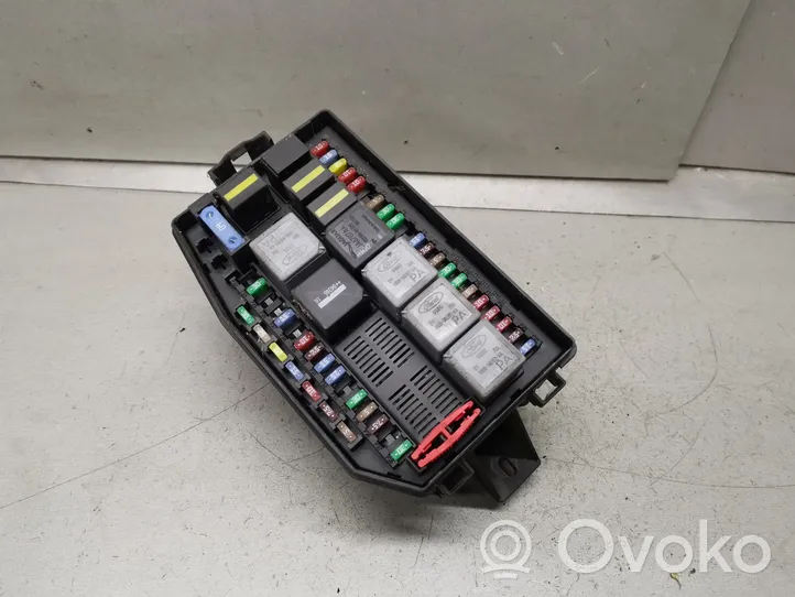 Jaguar X-Type Fuse module 4X4314A073DA