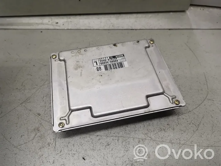 Toyota Yaris Verso Sterownik / Moduł ECU 0281010768