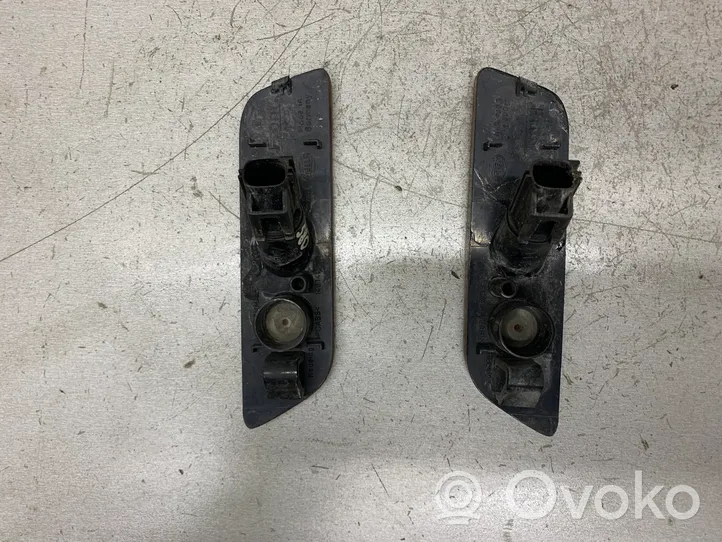 Volvo S80 Front fender indicator light 9190951