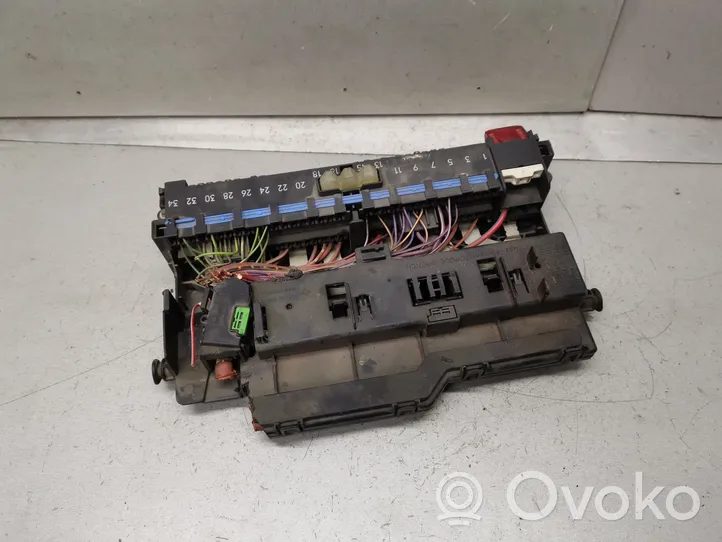 BMW X3 E83 Module de fusibles 8364542