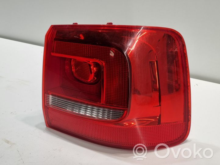 Volkswagen Touran II Rear/tail lights 1T0945096R