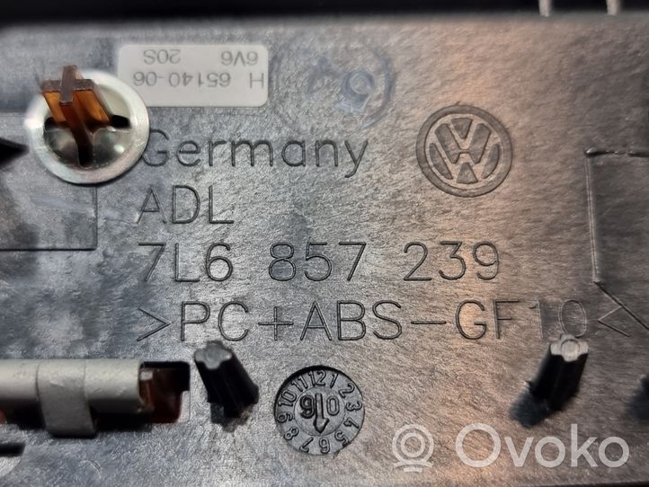 Volkswagen Touareg I Ramka schowka deski rozdzielczej 7L6857239