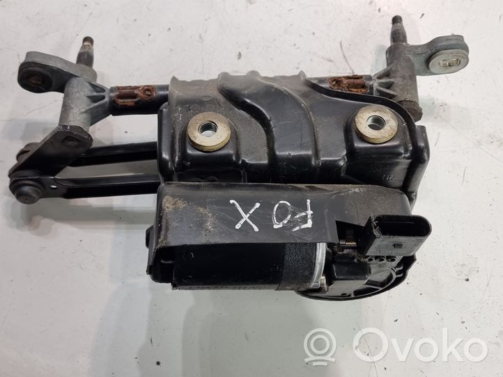 Volkswagen Fox Etupyyhkimen vivusto ja moottori 5Z0955133C