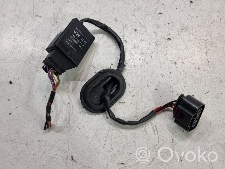 Volkswagen Golf VI Fuel pump relay 1K0906093F