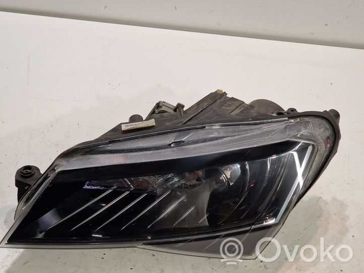 Skoda Superb B8 (3V) Lampa przednia 3V2941015A