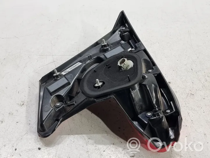 Toyota C-HR Luci posteriori del portellone del bagagliaio 81580F4010