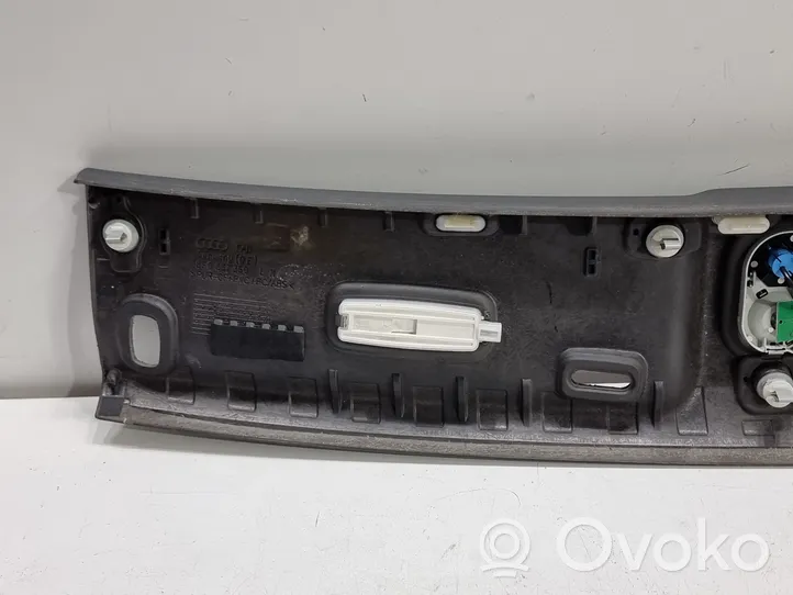 Audi A5 8T 8F Garniture de console d'éclairage de ciel de toit 8F0867360