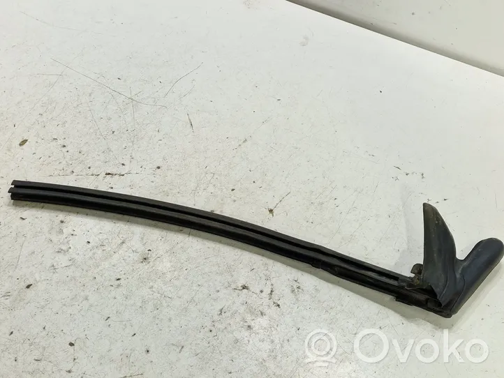 Audi A5 8T 8F Joint / vitre de porte arrière 8F0839479