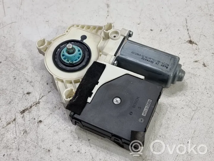 Volkswagen Jetta V Motorino alzacristalli della portiera anteriore 1K0959793G