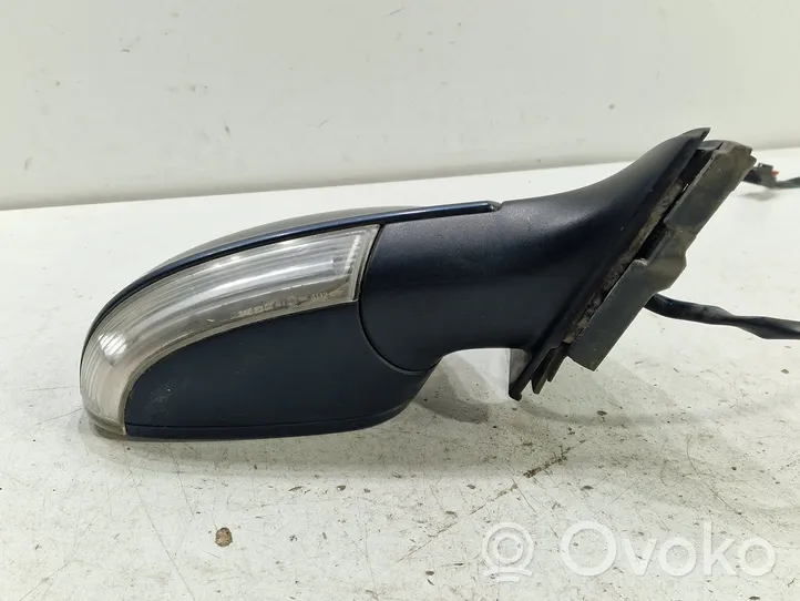 Volkswagen Jetta V Front door electric wing mirror 