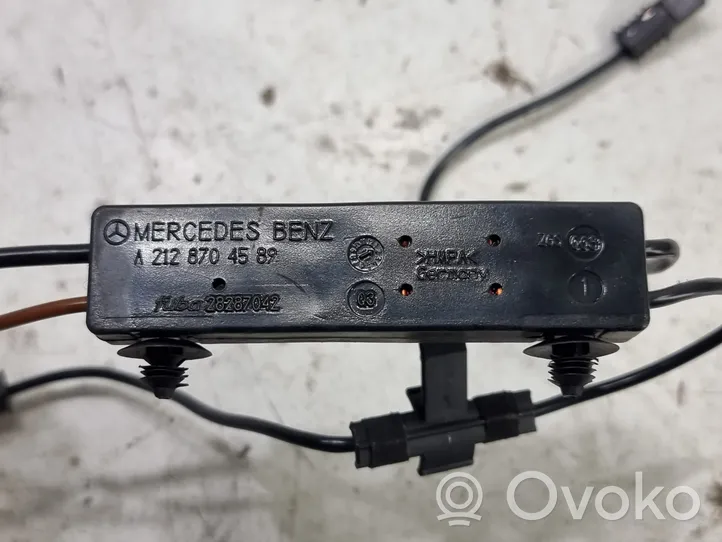 Mercedes-Benz CLS C218 X218 Antenas pastiprinātājs A2128704589