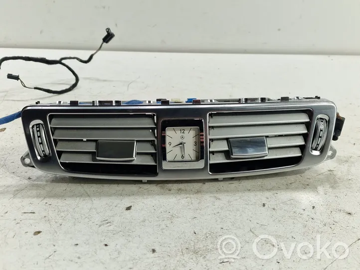 Mercedes-Benz CLS C218 X218 Grille d'aération centrale A2188300054