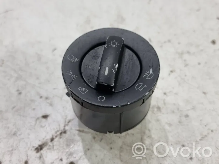 Volkswagen Touareg II Interruptor de luz 7L6941431A