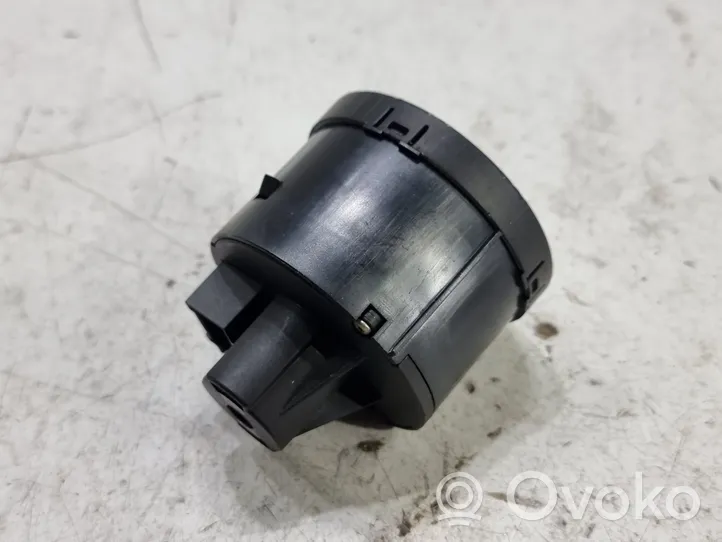 Volkswagen Touareg II Interruptor de luz 7L6941431A