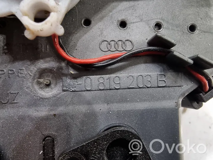 Audi A6 S6 C6 4F Kojelaudan keskiosan tuuletussuuttimen ritilä 4F0819203B