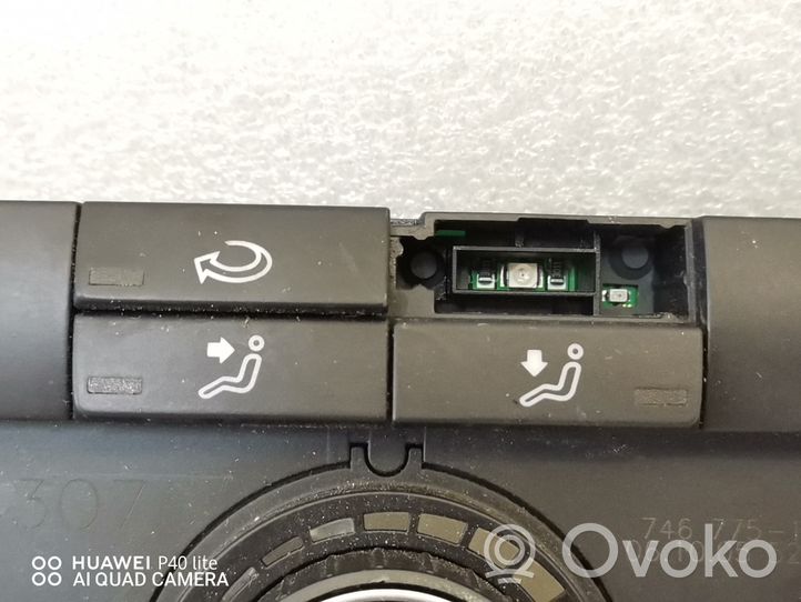 Volkswagen PASSAT B6 Panel klimatyzacji 74677510
