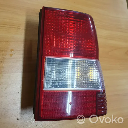 Mitsubishi Pajero Pinin Luci posteriori 28710202