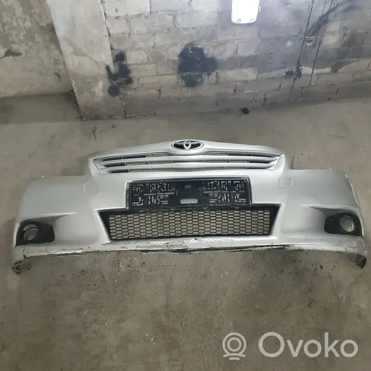 Toyota Corolla Verso AR10 Zderzak przedni 521190F09100