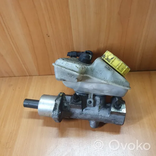 Volkswagen Transporter - Caravelle T4 Master brake cylinder 7D0611303A