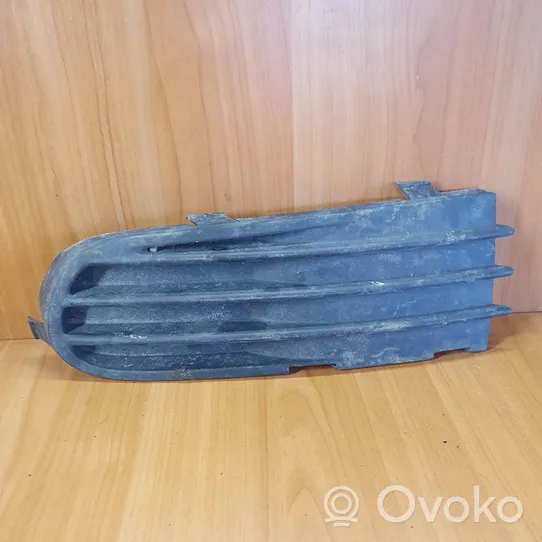 Volvo V50 Grille inférieure de pare-chocs avant 30657009