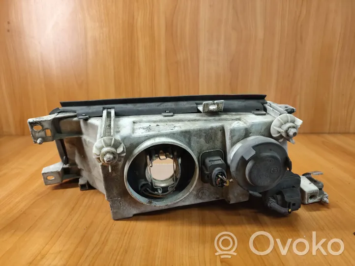 Skoda Octavia Mk1 (1U) Lampa przednia 24608600