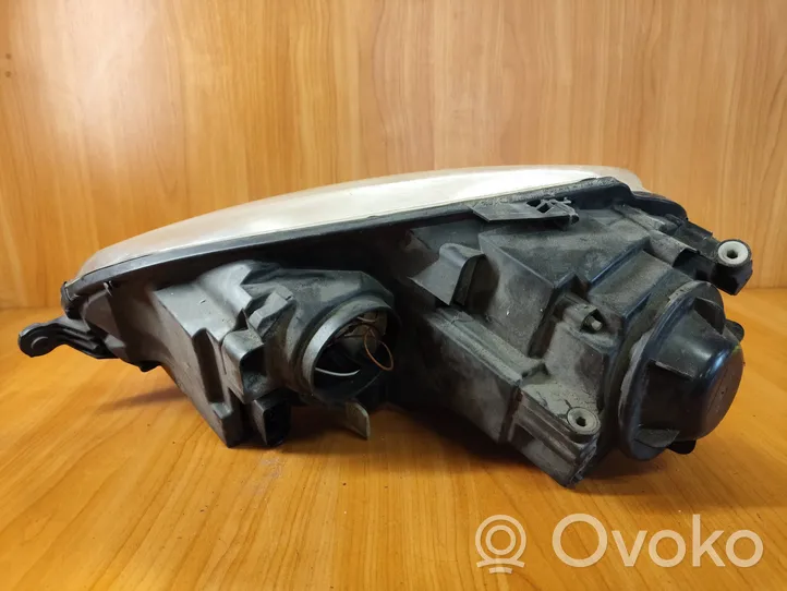 Volkswagen Golf V Lampa przednia 1K6941006N