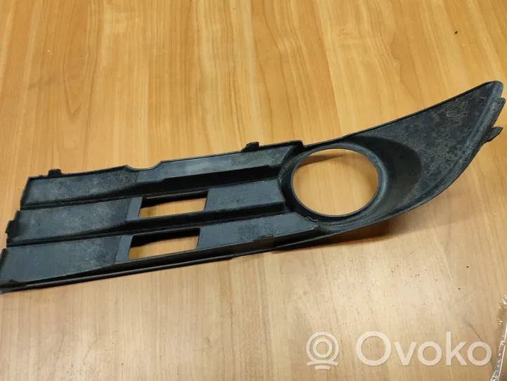 Volkswagen Touran I Front bumper lower grill 1T0853666K