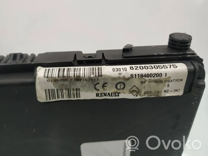 Renault Megane II Sonstige Steuergeräte / Module 8200305575