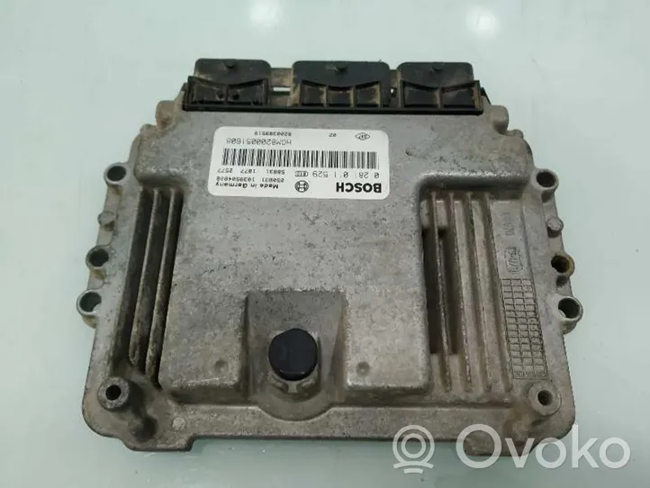 Opel Vivaro Calculateur moteur ECU 8200051608