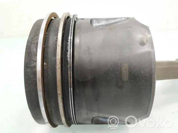 Citroen C5 Piston avec bielle 9682640680