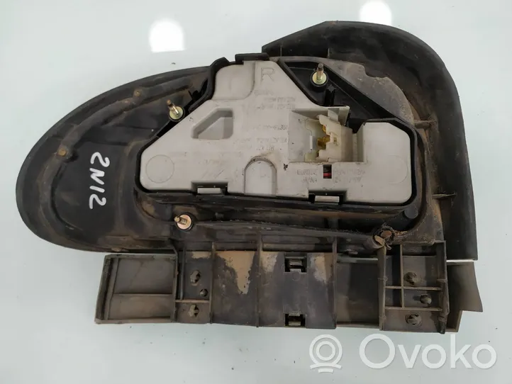 Mazda 121 Lampa tylna 22061364