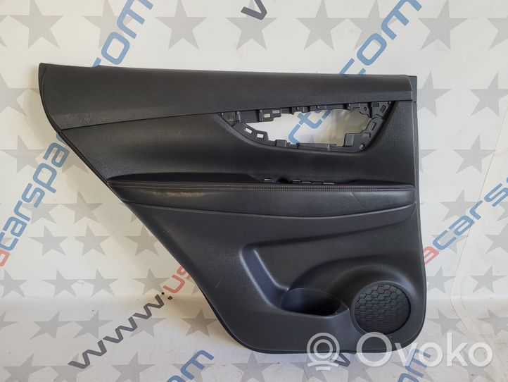 Nissan Rogue Rivestimento del pannello della portiera posteriore 829014BA0A