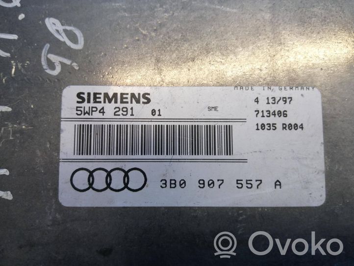 Audi A4 S4 B5 8D Moottorin ohjainlaite/moduuli 3B0907557A