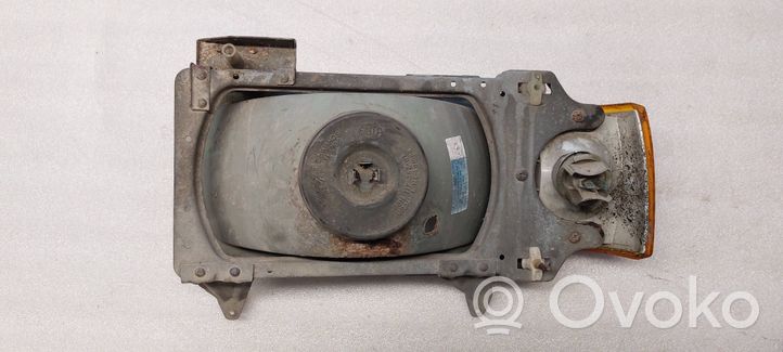 Audi 80 90 B2 Передняя фара 1AG00348040