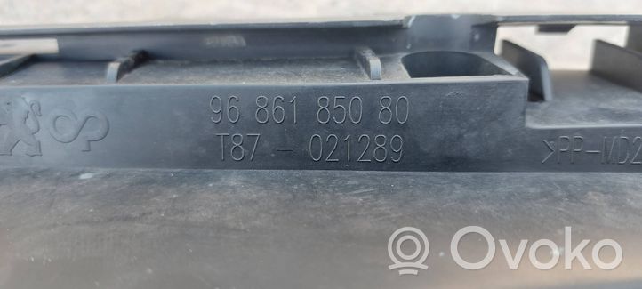 Peugeot 5008 Radiatorių apdaila 9686185080
