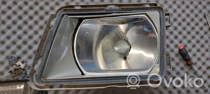 Mercedes-Benz 280 560 W126 Lampa przednia 1305235061