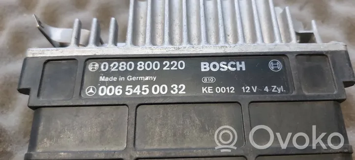 Mercedes-Benz 190 W201 Calculateur moteur ECU 0065450032