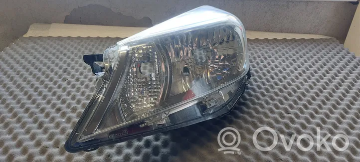 Toyota Yaris Lampa przednia 