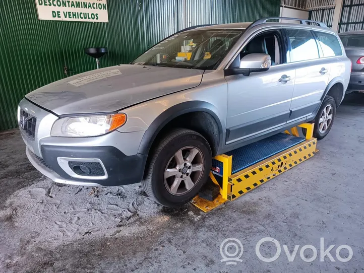 Volvo XC70 Nadkole przednie 159839