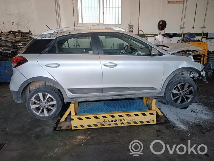 Hyundai i20 Active Porte avant 