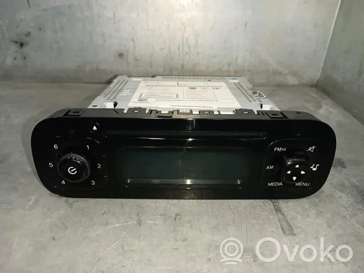 Fiat Panda II Panel / Radioodtwarzacz CD/DVD/GPS 073553755801