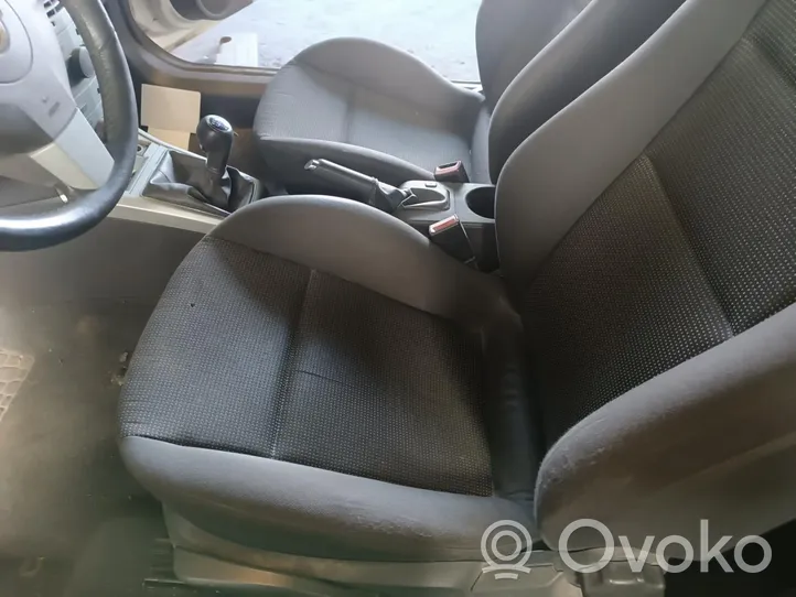 Opel Astra H Kuljettajan istuin 